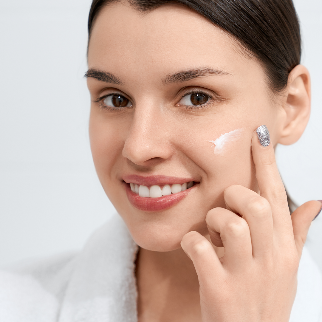 Whiteneing Creams available in online  pharmacy qatar, doha 